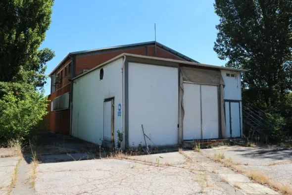 #1900 Porzione di fabbricato artigianale con uffici e corte