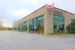 #7044 Porzione di fabbricato commerciale di 855 mq