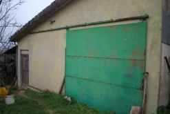 #598 Porzione di tre fabbricati rurali