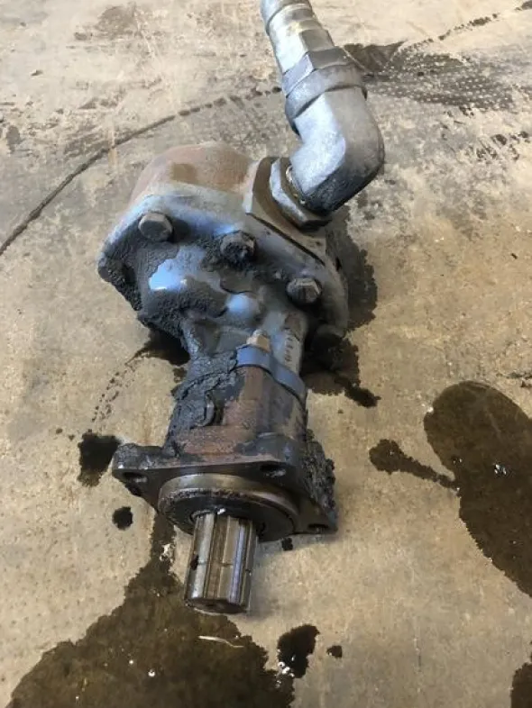 8#3330 Presa di forza e pompa idraulica per ribaltabile Iveco Stralis