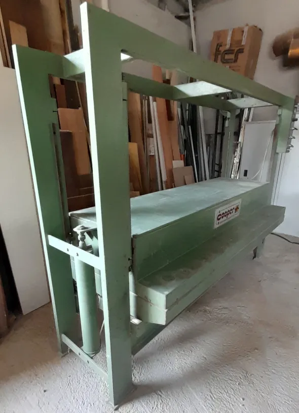 Pressa ad aria per Falegnameria marca COOPER Mod. FT 62
