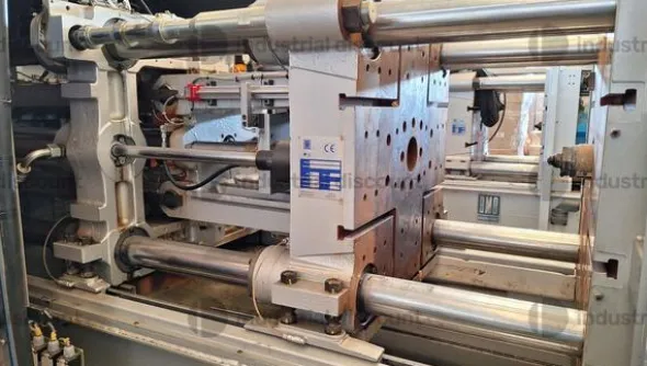 3#9600 Pressa a iniezione BMB 700/20PI