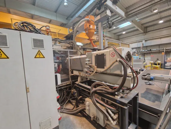 Pressa a iniezione FERROMATIK MILACRON K-TEC 450