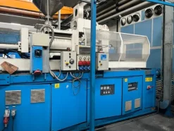 4#7965 Pressa a Iniezione Italtech KS 1600 con Robot