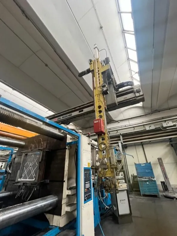 4#7965 Pressa a Iniezione Italtech KS 1600 con Robot