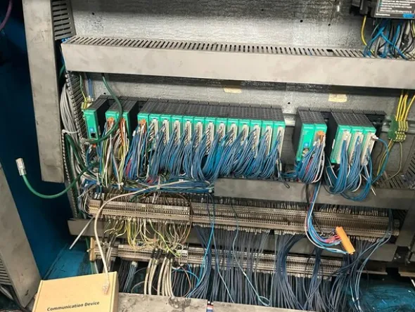 4#7965 Pressa a Iniezione Italtech KS 1600 con Robot