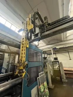 3#7965 Pressa a Iniezione Italtech MSH 1500 con Robot