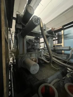 5#7965 Pressa a Iniezione Remu HMSY 2000 T con Robot