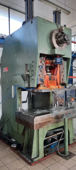 PRESSA ECCENTRICA 200 TON USATA A COLLO DI CIGNO