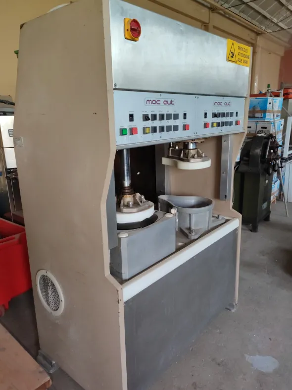 PRESSA FORMATTATRICE PER PROSCIUTTI