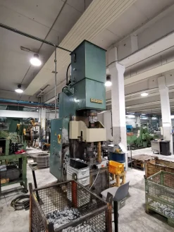 PRESSA IDRAULICA GALDABINI 63 TONS 1985