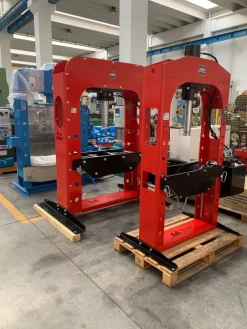 Pressa idraulica motorizzata P50MR