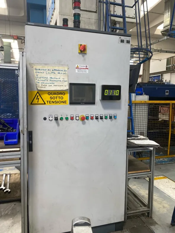 PRESSA IDRAULICA MULLER 315 TON Model ZE 315