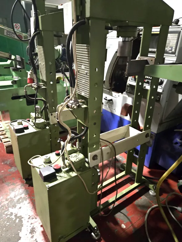 Pressa idraulica OMCN mod ART 156/MR 20 ton