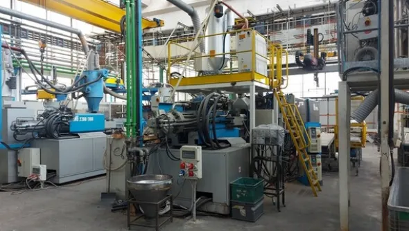 5#7165 Pressa iniezione BMB KW 650-3450
