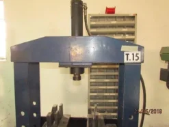 2#4280 Pressa manuale Oma 653