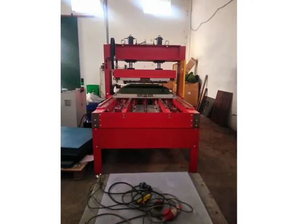 PRESSA PER STAMPAGGIO ELETTRICO