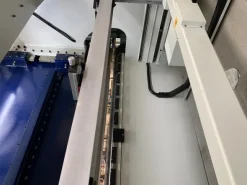 Pressa piegatrice AZIMUT 3100x135 TON come nuova