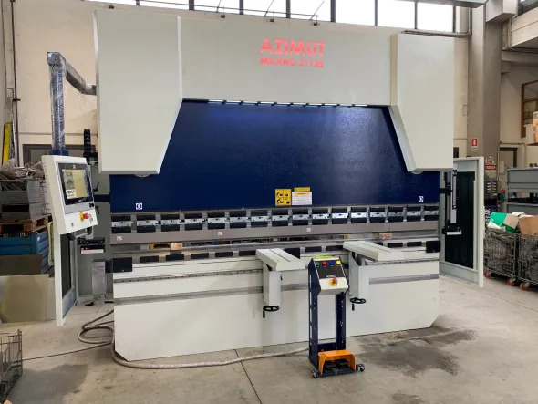 Pressa piegatrice AZIMUT 3100x135 TON come nuova
