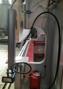 PRESSA PIEGATRICE BEYELER 3000X150