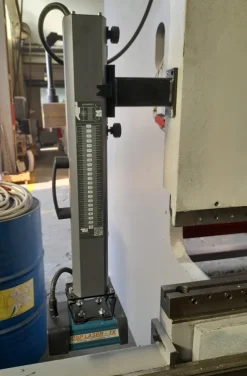 PRESSA PIEGATRICE BEYELER 3000X150
