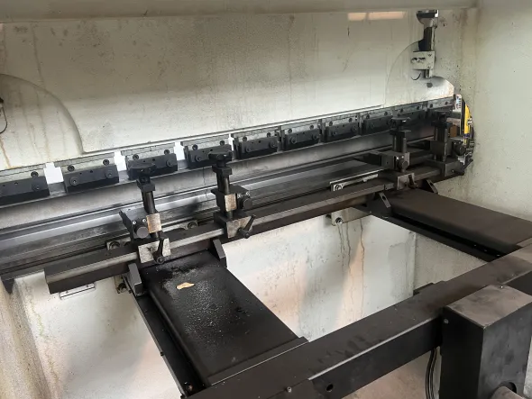 Pressa piegatrice Farina modello PF0 PS 40/20
