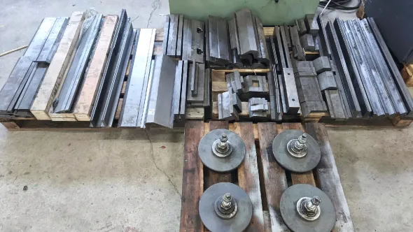 Pressa piegatrice idraulica CNC DURMA AD-S 30175
