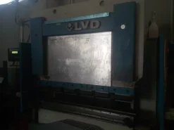PRESSA PIEGATRICE MARCA LVD