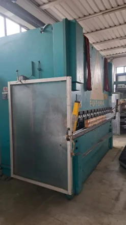 PRESSA PIEGATRICE WARCOM