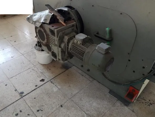 1#3139 Pressa rotativa Bergi e trasportatore aereo