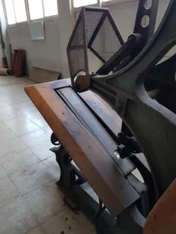 1#3139 Pressa rotativa Bergi e trasportatore aereo