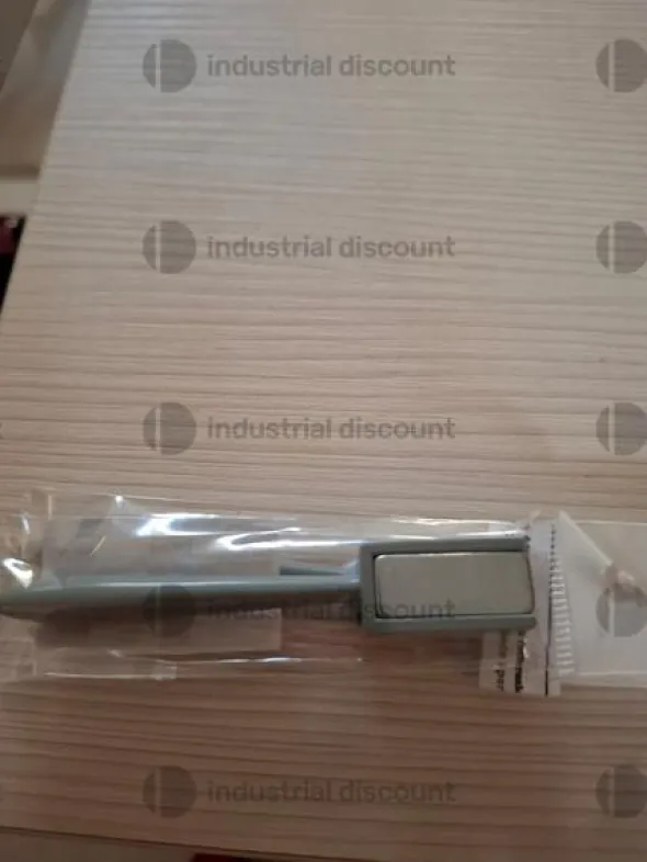 4#9203 Prodotti cosmetica manicure e prodotti solari
