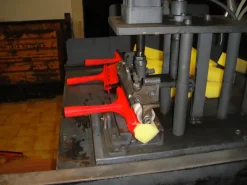 Produzione Tergivetro Plastica con gomma e spugna