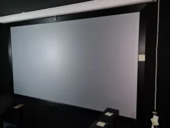23#7255 Proiettore Sony e telo proiezione Skyfix