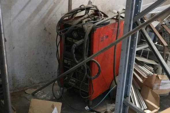 13#4305 Puntatrici e saldatrici Cea