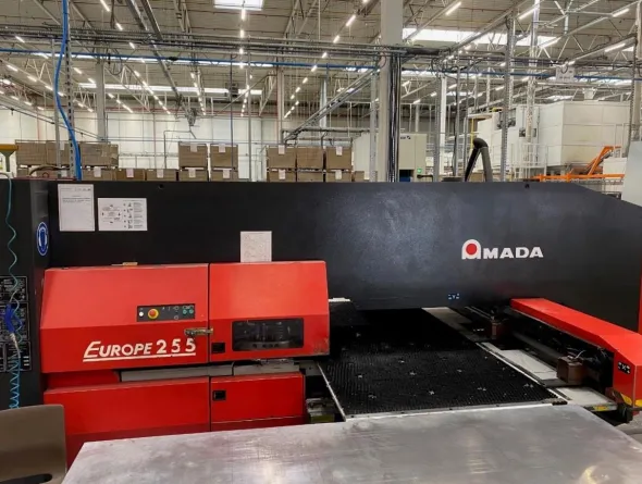 Punzonatrice CNC AMADA EUROPE 255
