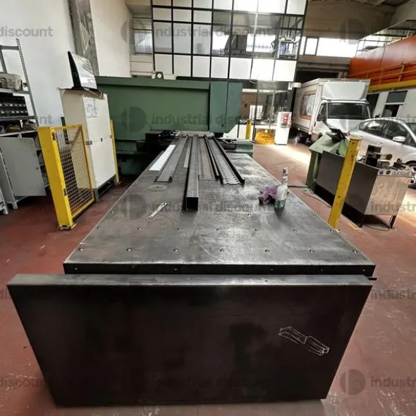 3#9312 Punzonatrice marca Trumpf Trumatic 240