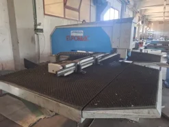 15#8413 Punzonatrice 1000x40 Ton. Mutitool