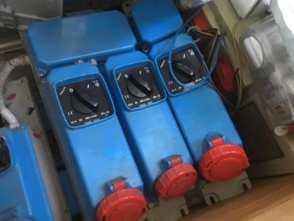 85#8549 Quadri elettrici di zona