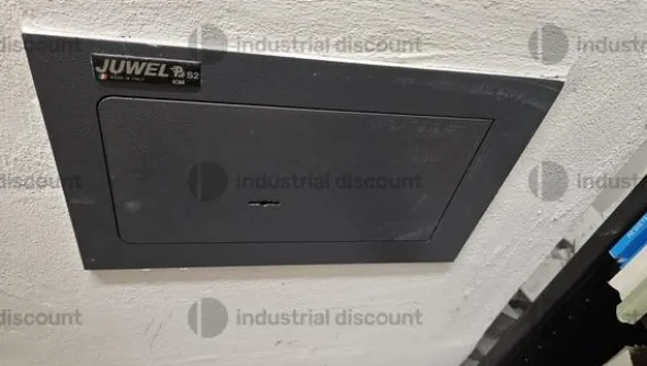 1#9755 Quadro elettrico, cassaforte e boiler