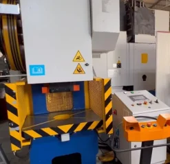 1#8707 QUATTRO 4 Industry Srl press