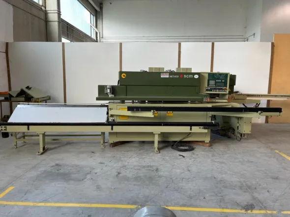 RE749 - 989 Centro di lavoro Method D