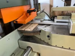 RE749 - 989 Centro di lavoro Method D