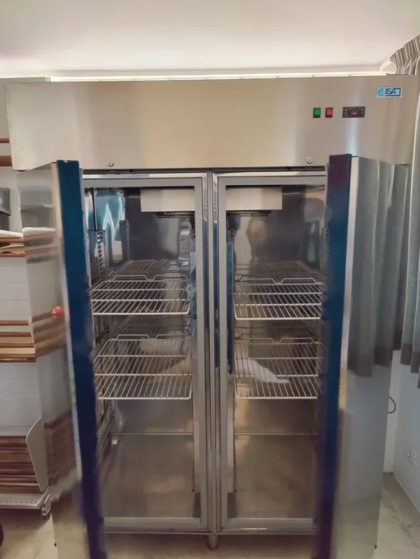 Refrigeratori e banchi frigo con compatibile centrale.
