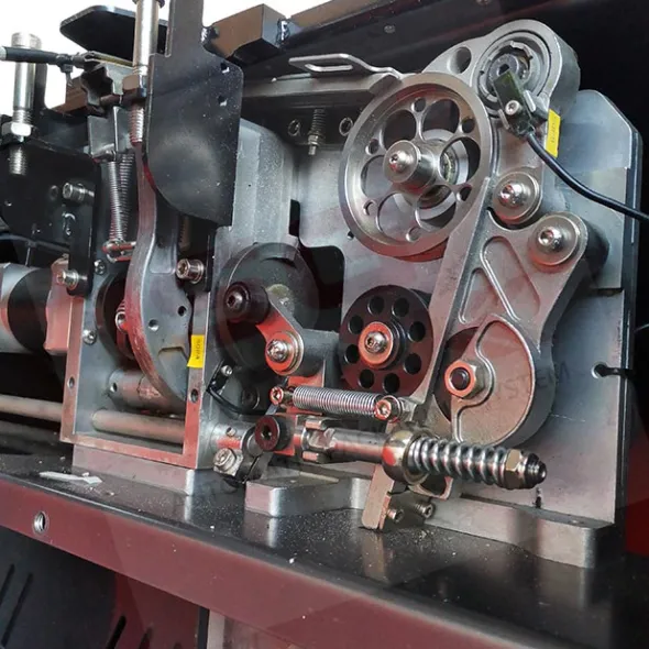 Reggiatrice automatica alta velocità (Arco 650x500)