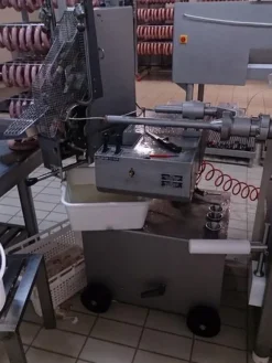 5#3161 Reggiatrice Jia-In-Industry e clippatrice Poly Clip System