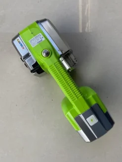 53#4978 Reggiatrice manuale a batteria Freutek