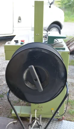 REGGIATRICE SEMIAUTOMATICA
