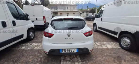 8#9332 Renault Clio