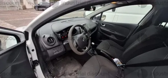 8#9332 Renault Clio